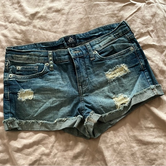 Authentic Icon Denim - Denim hot pants